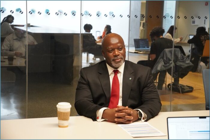Dennis Mitchell (MBA ’03), CEO & CIO Starlight Capital, on a recent visit to the Schulich School of Business in boardroom